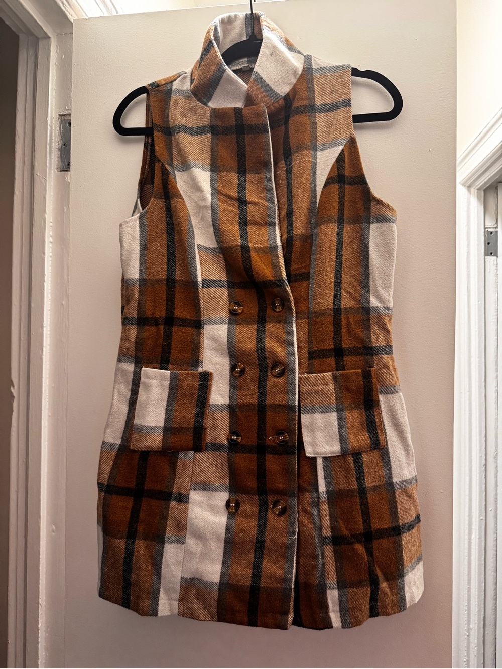 Women's Sleeveless Plaid Funnel Neck Vest - Brown & Cream